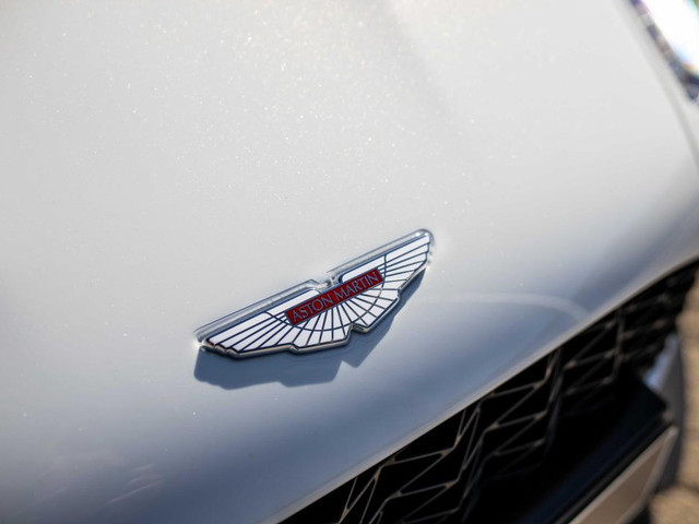 Aston Martin V12 Vanquish