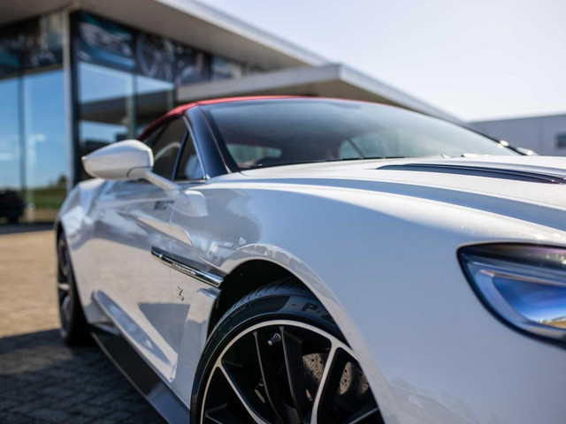 Aston Martin V12 Vanquish