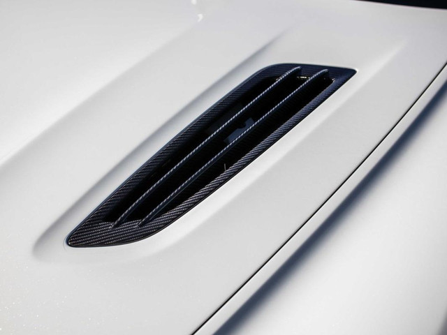 Aston Martin V12 Vanquish