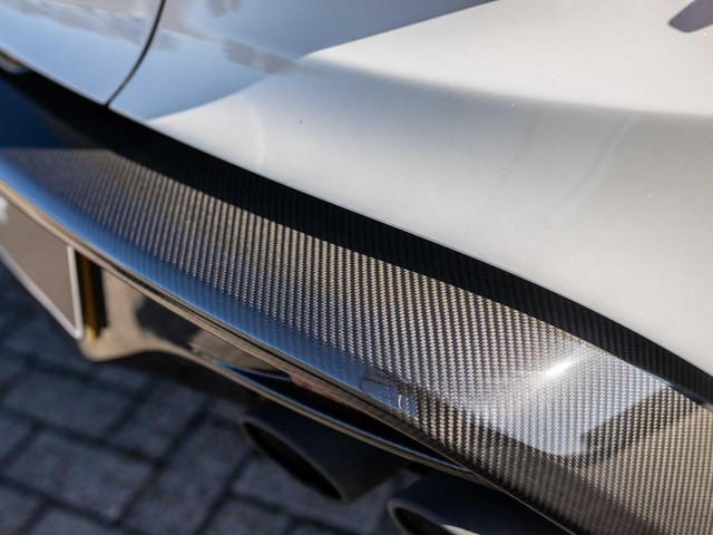 Aston Martin V12 Vanquish