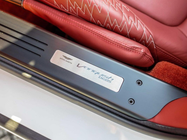 Aston Martin V12 Vanquish