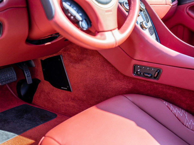 Aston Martin V12 Vanquish