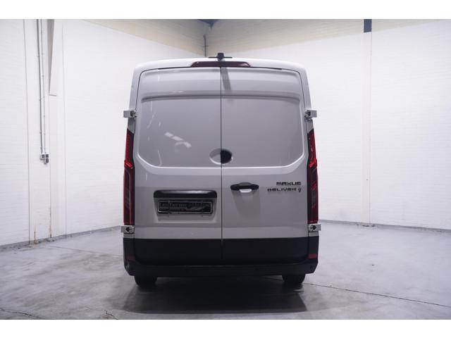 Maxus Deliver9