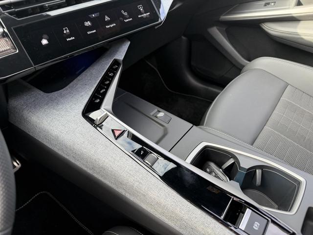 Peugeot E-3008