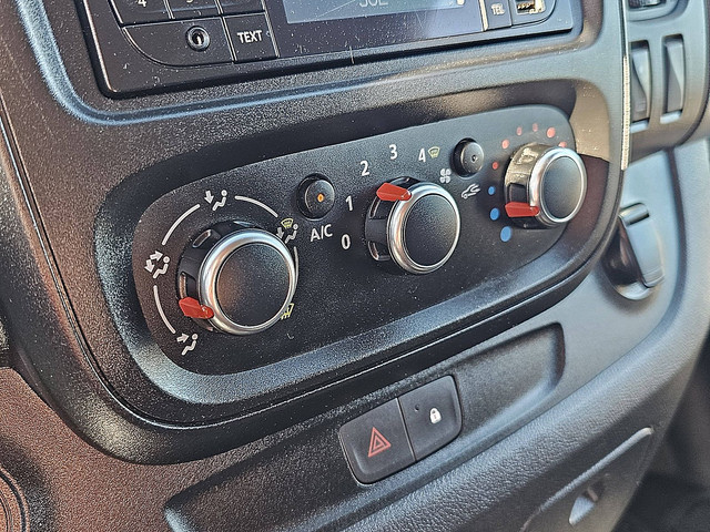 Nissan NV300
