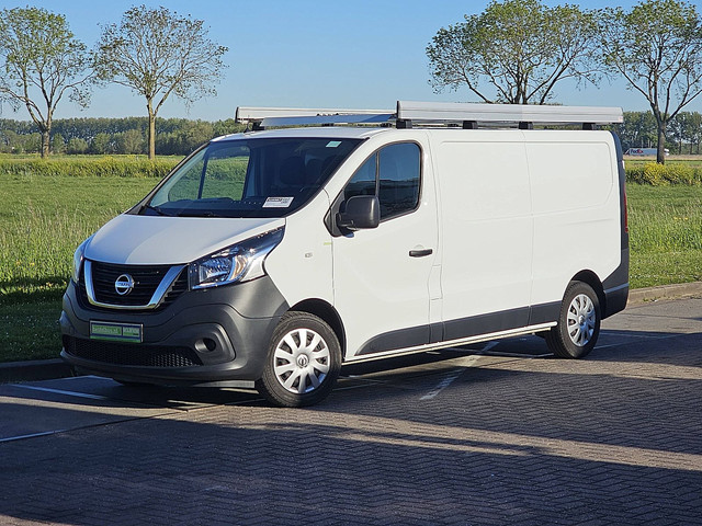 Nissan NV300