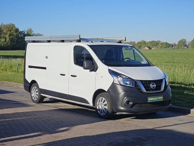 Nissan NV300