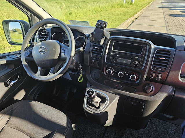 Nissan NV300