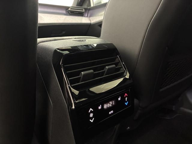 Peugeot E-5008