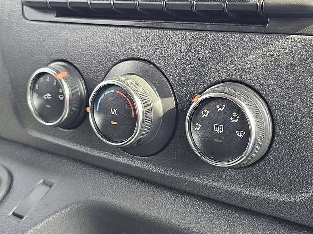 Nissan NV400