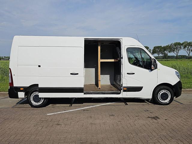 Nissan NV400