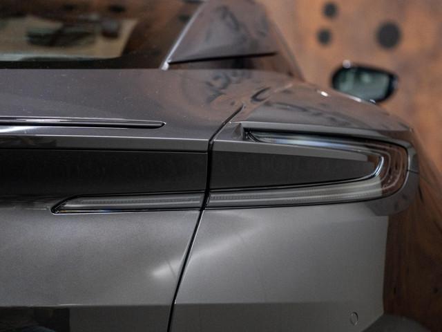 Aston Martin DB11
