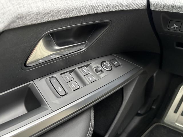 Peugeot E-3008