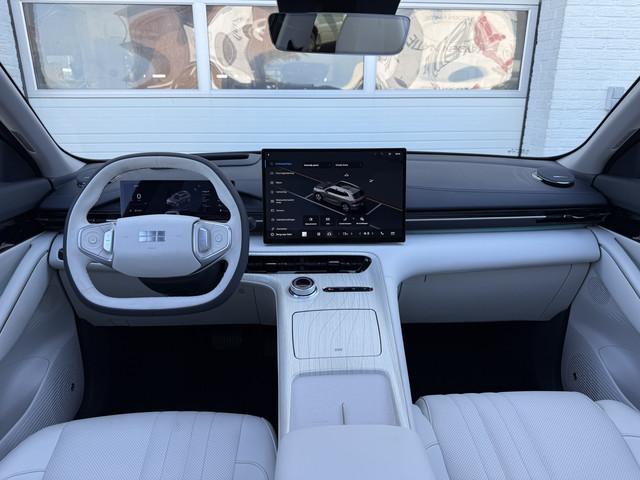 Geely E5