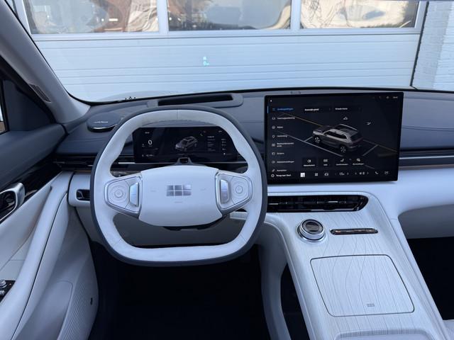Geely E5