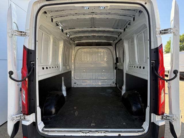 Maxus Deliver9