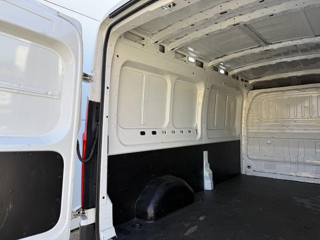 Maxus Deliver9