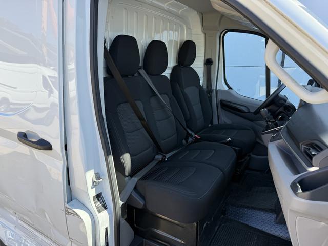 Maxus Deliver9