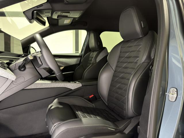 Peugeot E-5008