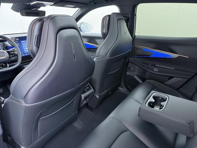 Lynk & Co 08