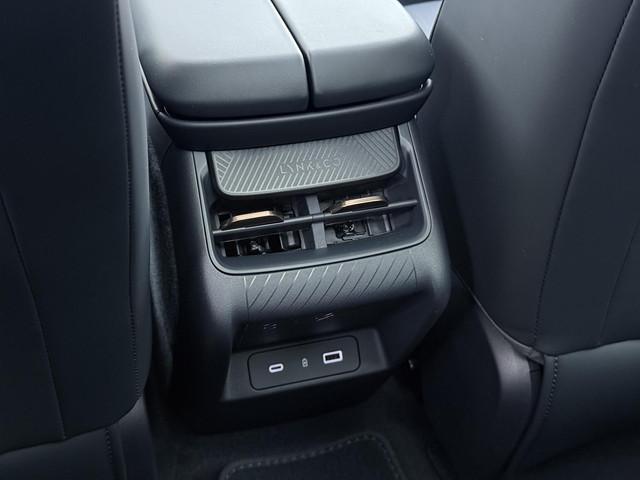 Lynk & Co 08