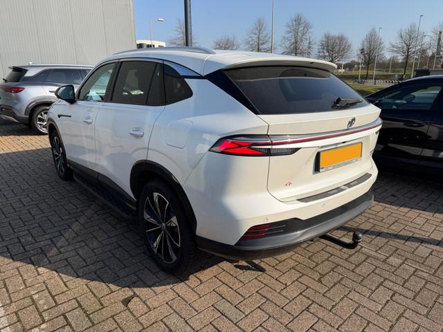 MG HS
