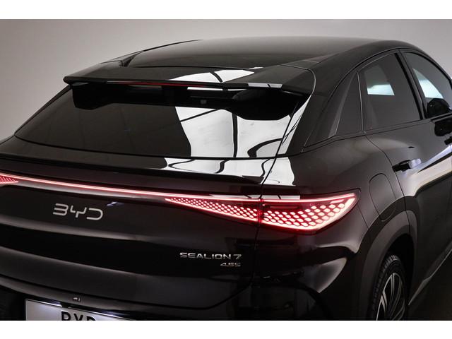 BYD SEALION