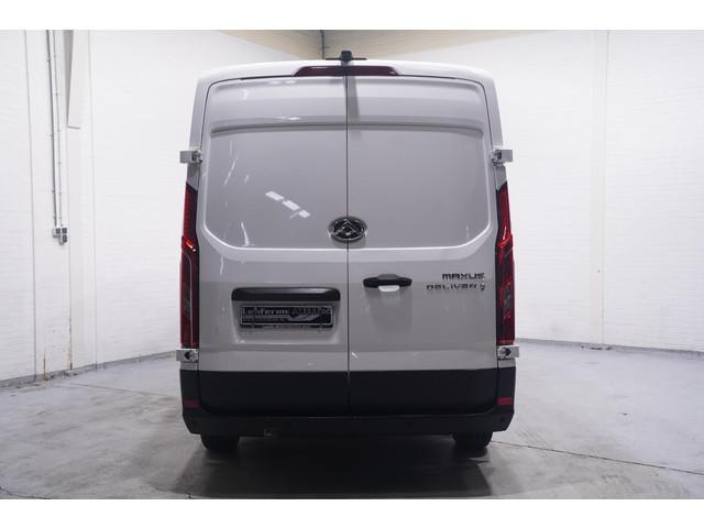 Maxus Deliver9