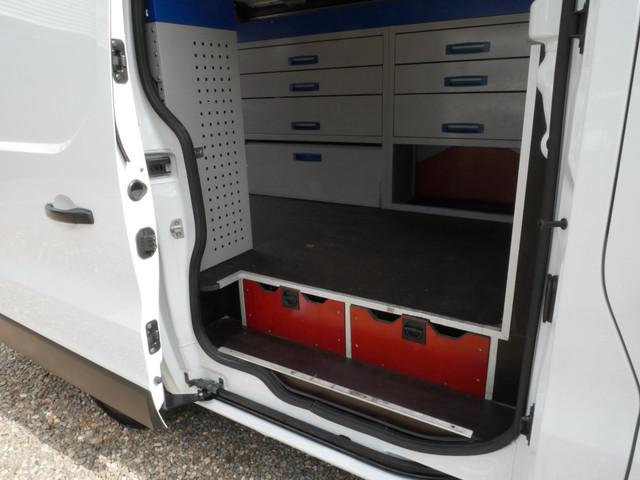 Nissan NV300