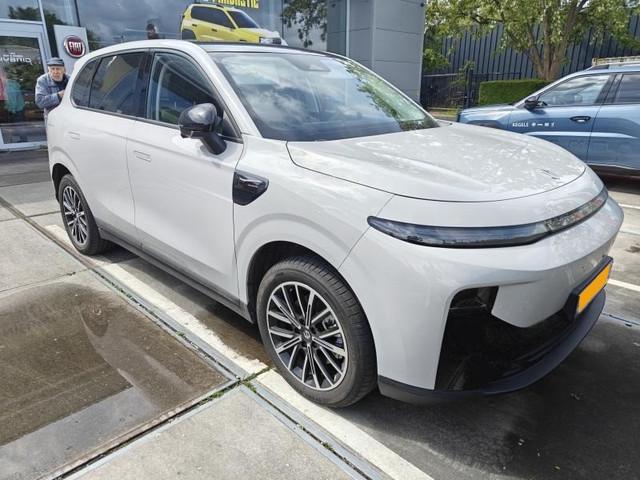 Leapmotor B10
