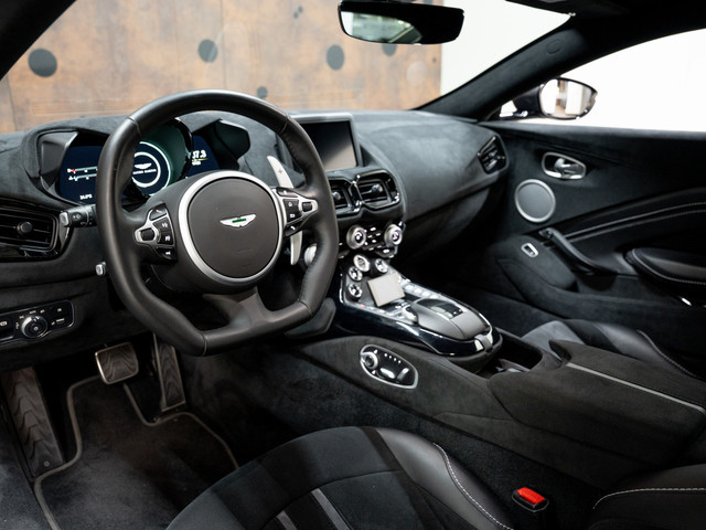 Aston Martin V8 Vantage