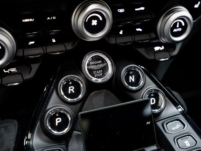 Aston Martin V8 Vantage