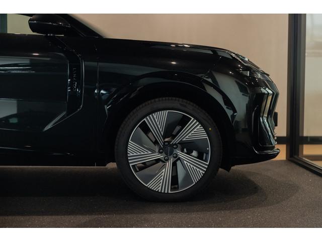 Lynk & Co 08