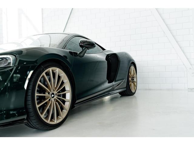 McLaren GT