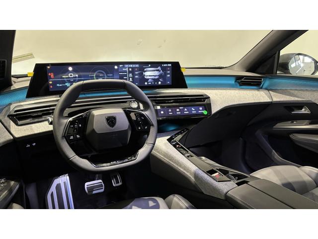 Peugeot E-5008