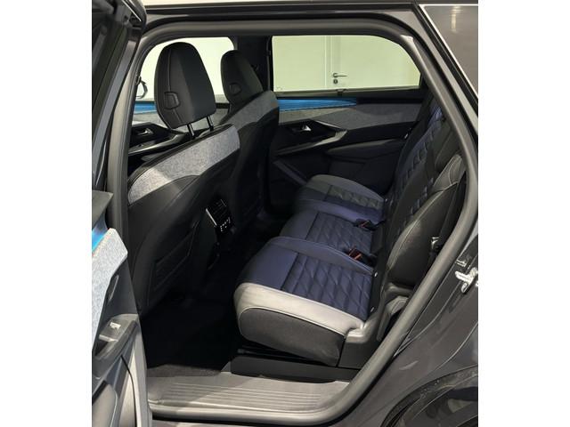 Peugeot E-5008