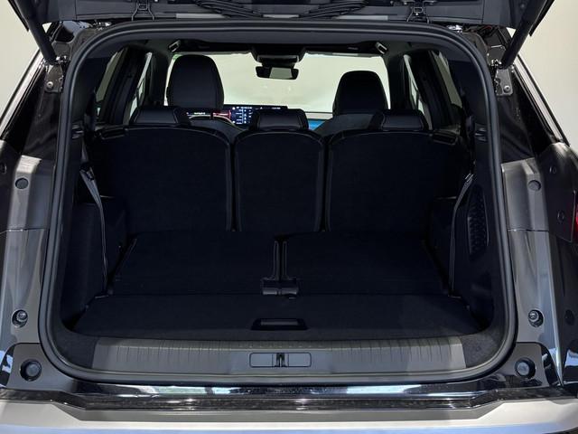 Peugeot E-5008