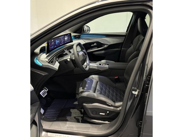 Peugeot E-5008