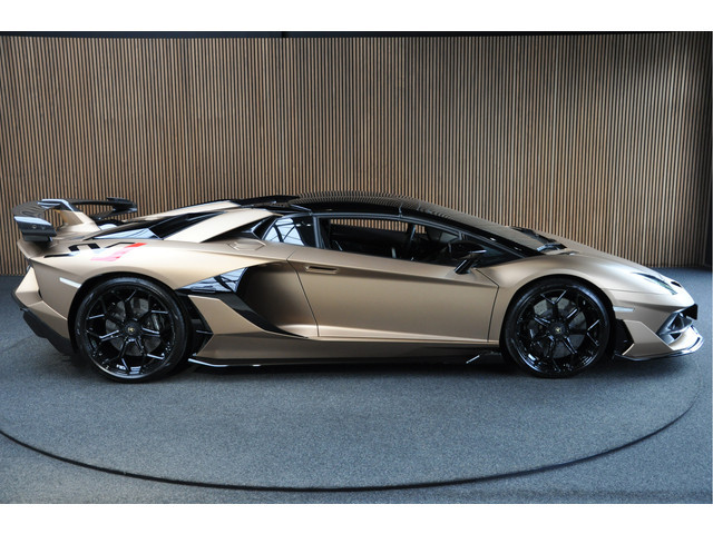 Lamborghini Aventador