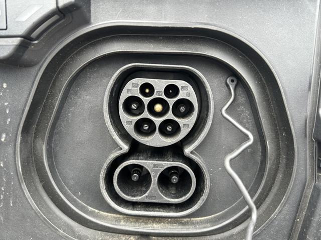 Peugeot E-3008
