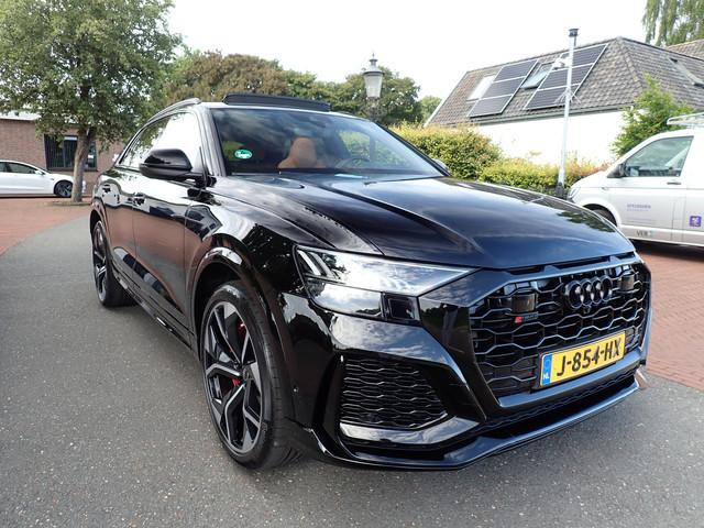 Audi RSQ8