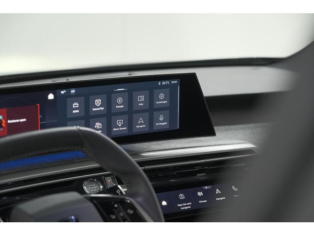 Peugeot E-3008