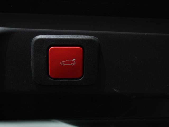 Peugeot E-3008