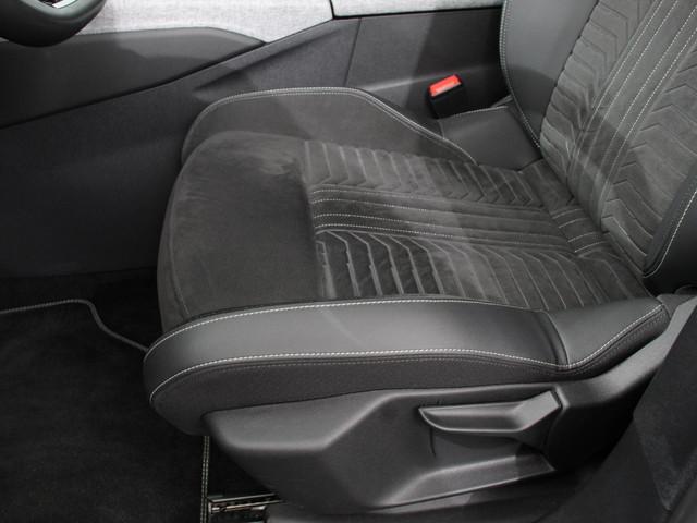 Peugeot E-3008