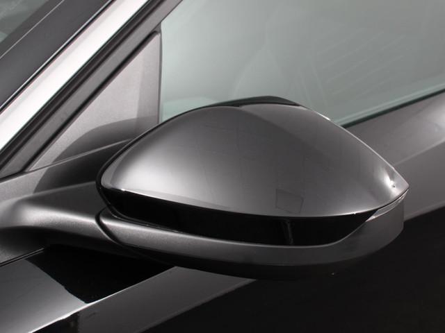 Peugeot E-3008