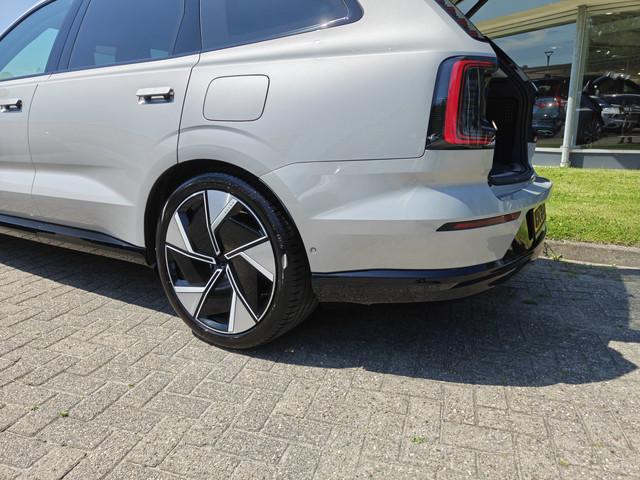 Volvo EX90