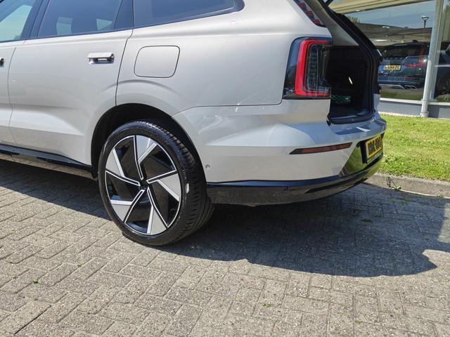 Volvo EX90
