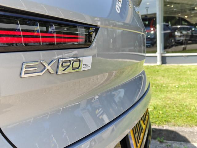 Volvo EX90