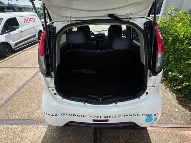 Peugeot iOn