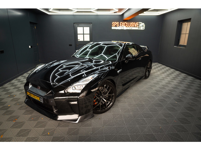 Nissan GT-R